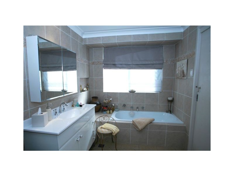 6 Scherell street, Dharruk NSW 2770