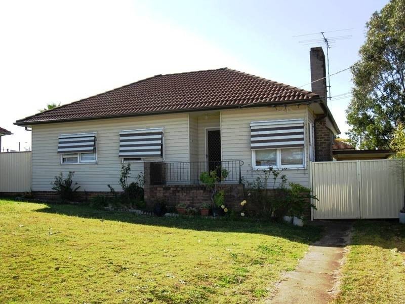 8 Stapleton Parade, St Marys NSW 2760