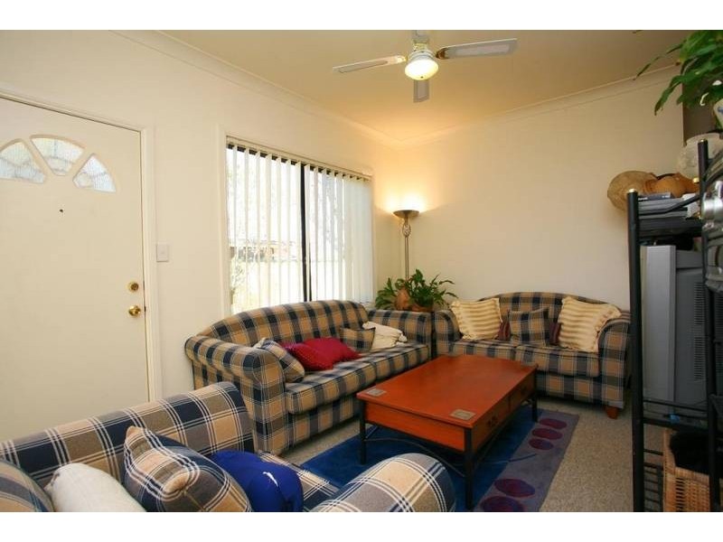 2/61 Targo Road, Girraween NSW 2145