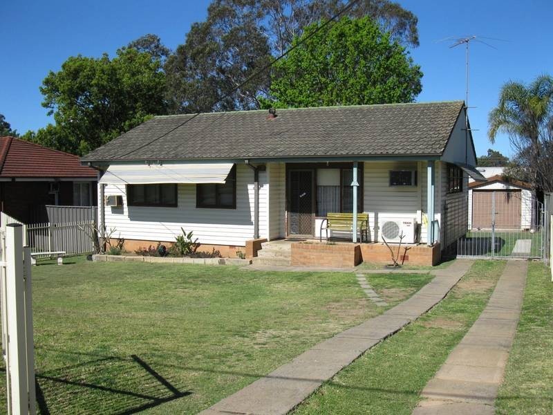 26 Popondetta Road, Whalan NSW 2770