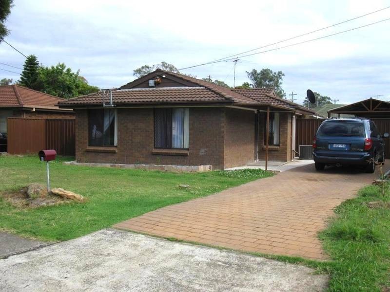 4 Kew Place, Dharruk NSW 2770