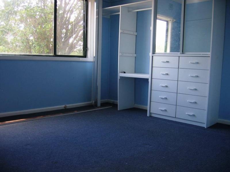 4 Gregory Avenue, Oxley Park NSW 2760