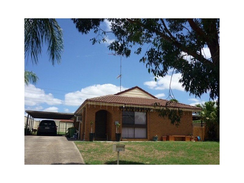 41 CORIO DRIVE, St Clair NSW 2759