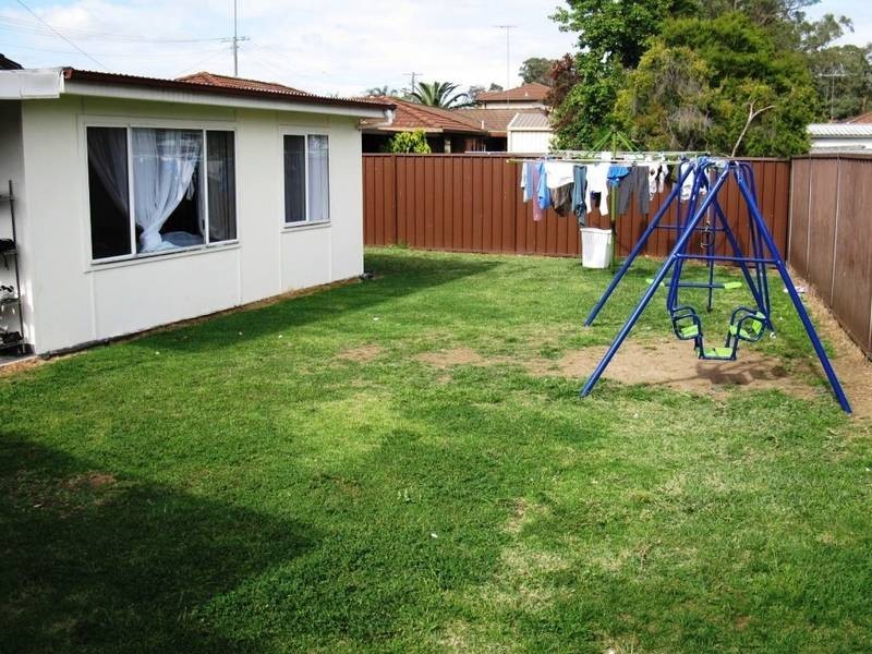 4 Kew Place, Dharruk NSW 2770