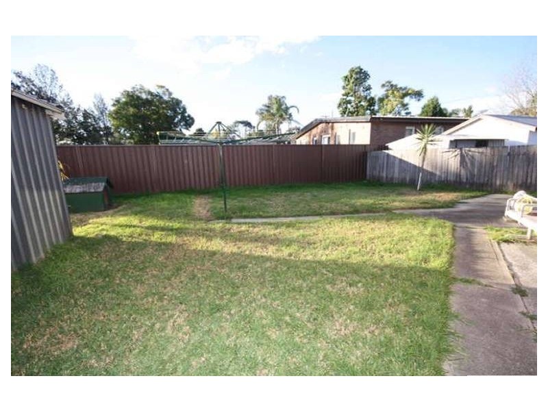 22 Lang Crescent, Blackett NSW 2770