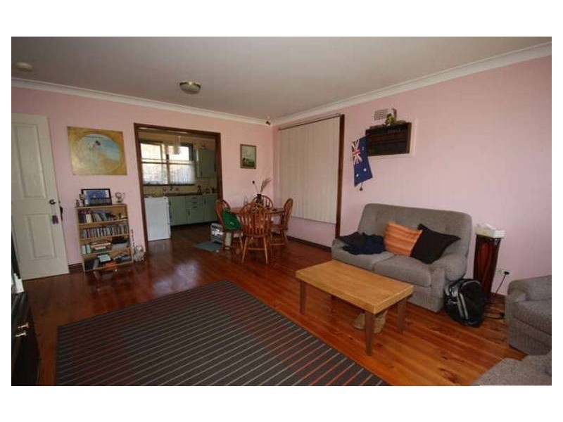 22 Lang Crescent, Blackett NSW 2770
