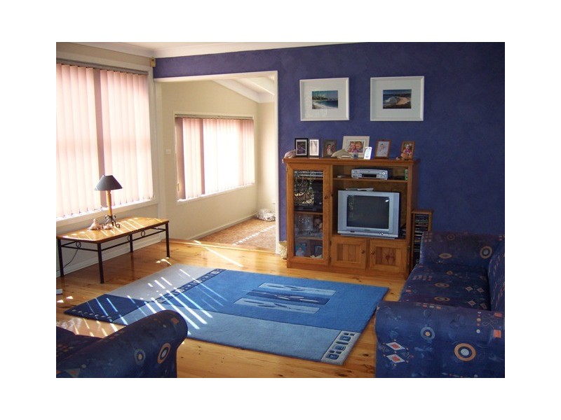 33 FORRESTER ROAD, Lethbridge Park NSW 2770