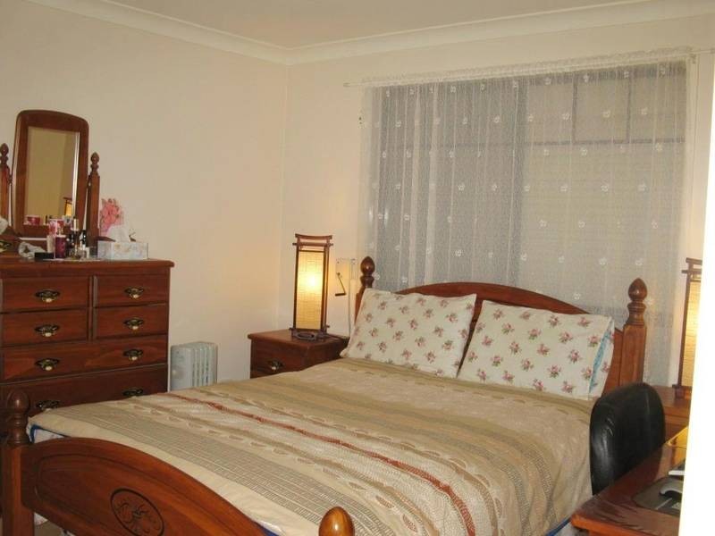 4 Bataan Place, Lethbridge Park NSW 2770