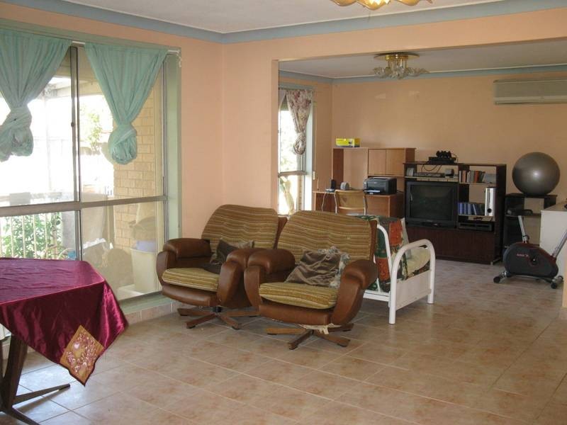 24 Willyama Street, Dharruk NSW 2770