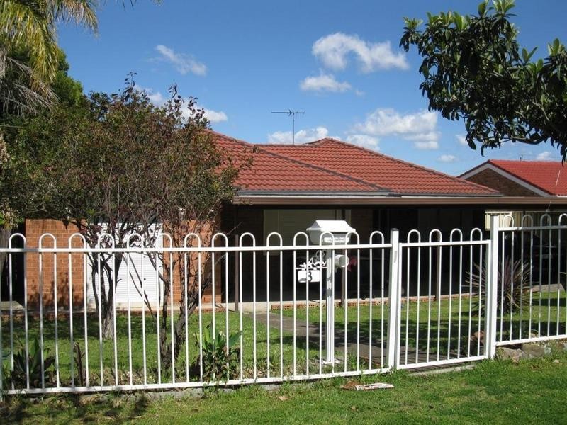 8 Birdwood Avenue, Doonside NSW 2767