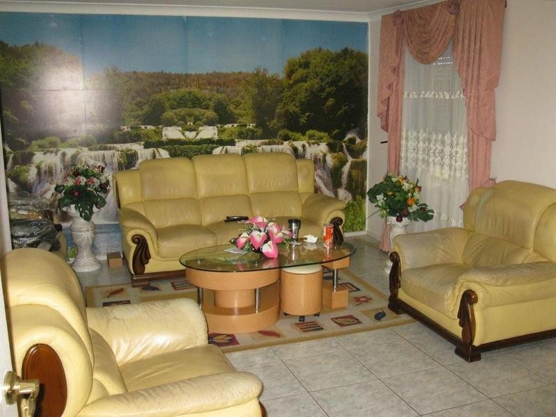 8 Birdwood Avenue, Doonside NSW 2767