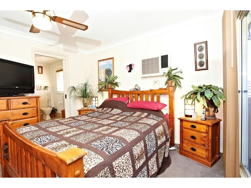 32 Finisterre Ave, Whalan NSW 2770