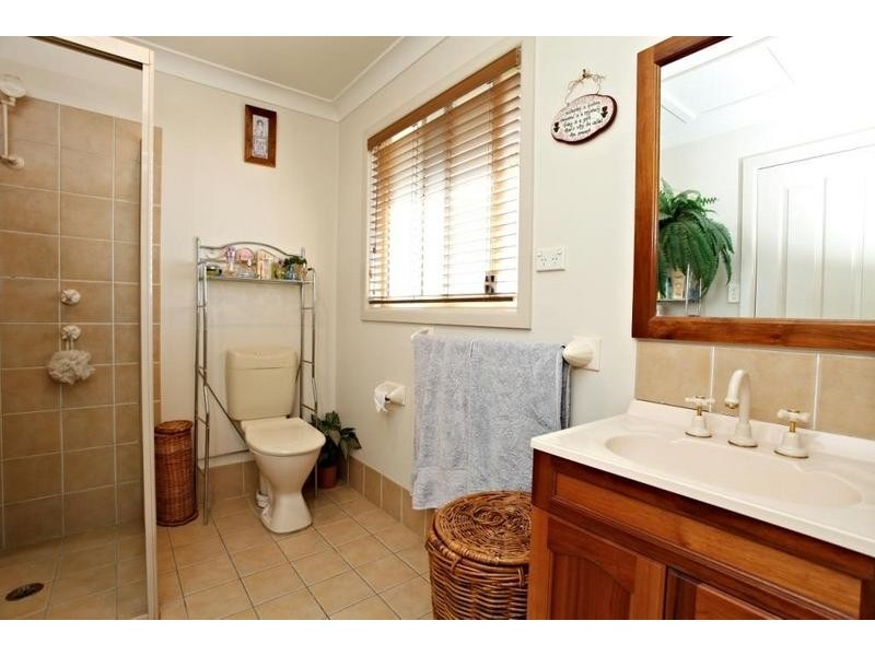 32 Finisterre Ave, Whalan NSW 2770