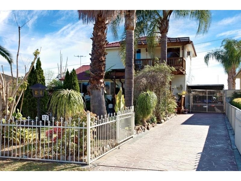 32 Finisterre Ave, Whalan NSW 2770