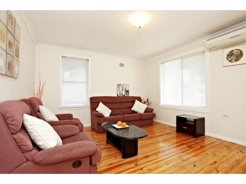 21 Tarawa Road, Lethbridge Park NSW 2770