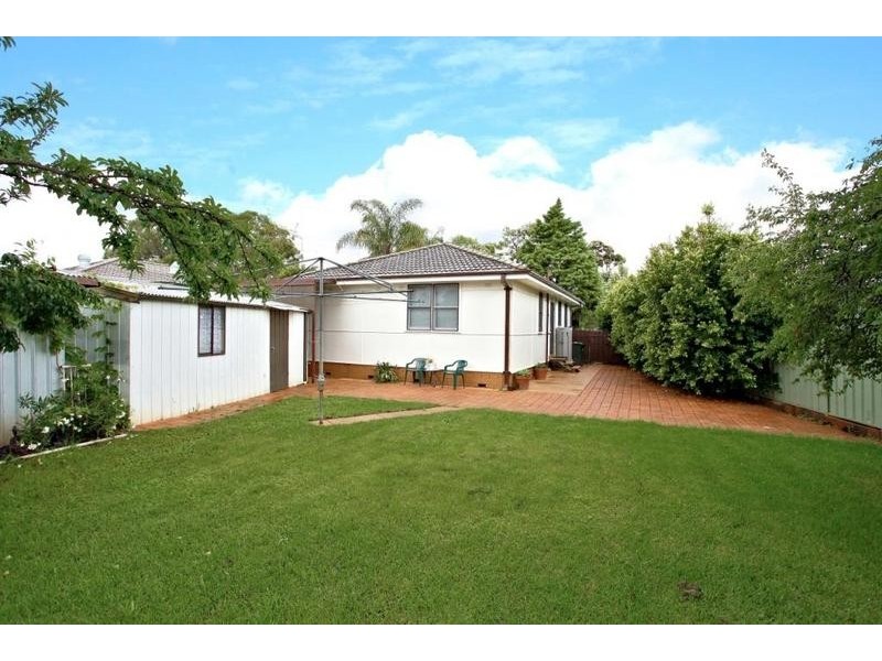 21 Tarawa Road, Lethbridge Park NSW 2770