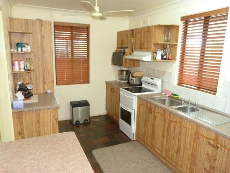 42 Nauru Cres, Lethbridge Park NSW 2770