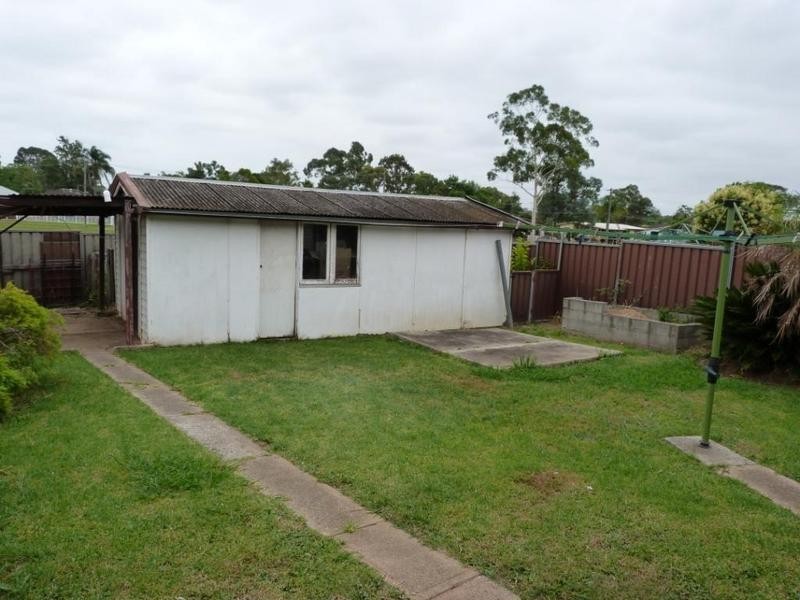 42 Nauru Cres, Lethbridge Park NSW 2770