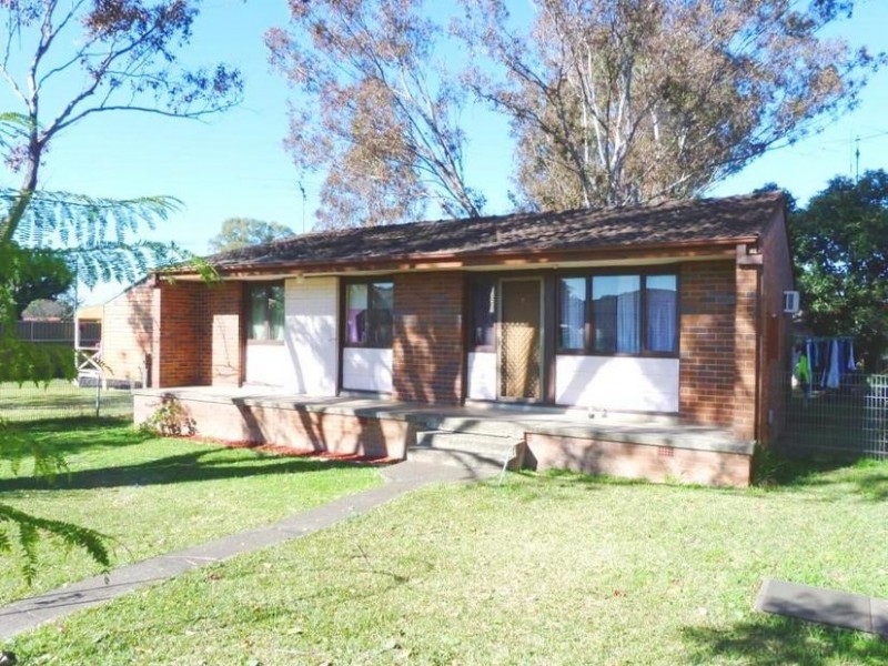 43 Marquesa Cres, Lethbridge Park NSW 2770