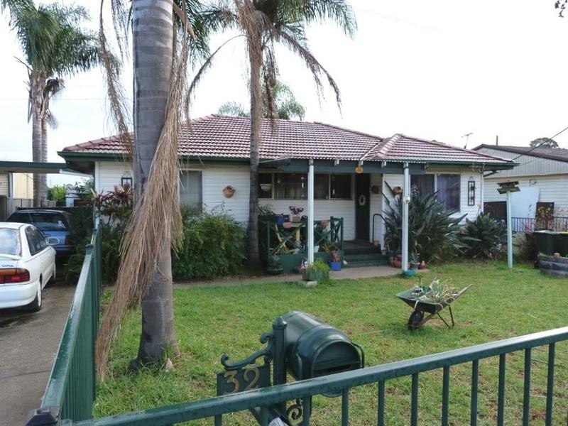 32 Goroka St, Whalan NSW 2770