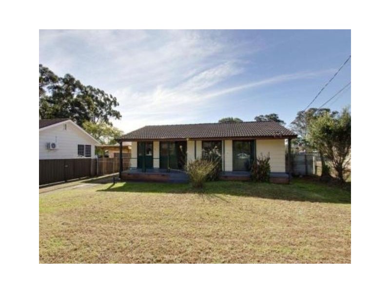 39 PITCAIRN AVENUE, Lethbridge Park NSW 2770