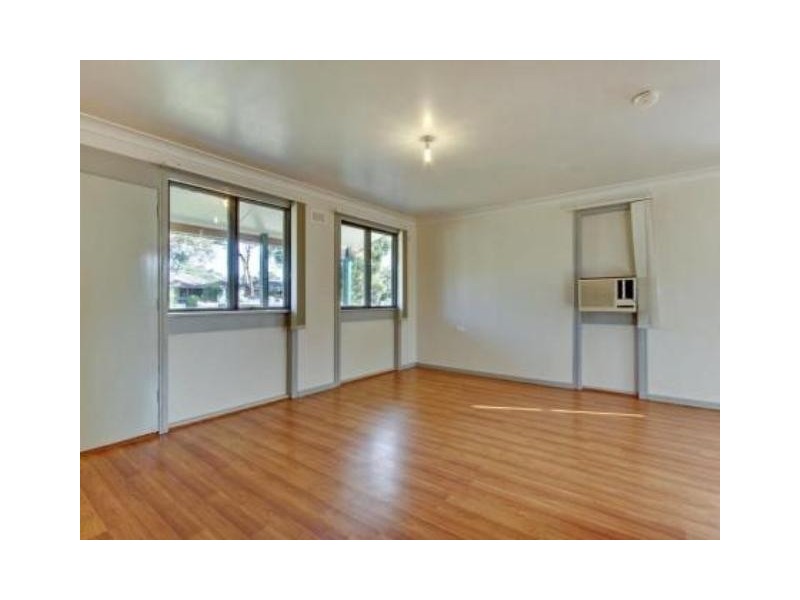 39 PITCAIRN AVENUE, Lethbridge Park NSW 2770