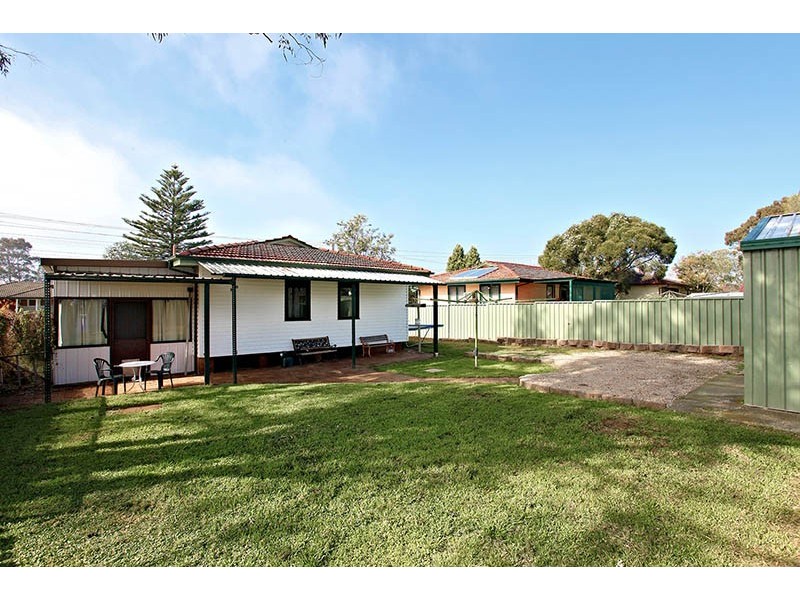 23 Mangariva Avenue, Lethbridge Park NSW 2770