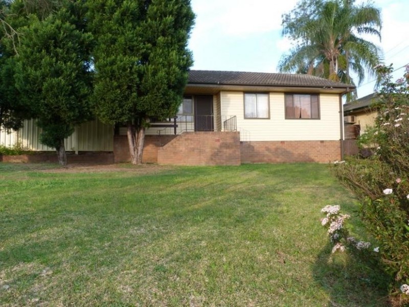 17 Neriba Crescent, Whalan NSW 2770