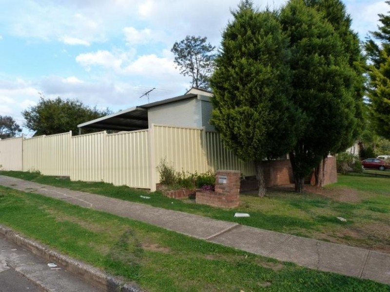 17 Neriba Crescent, Whalan NSW 2770