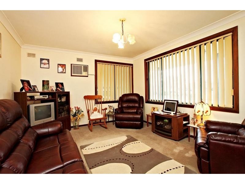 8 Runcorn Avenue, Hebersham NSW 2770