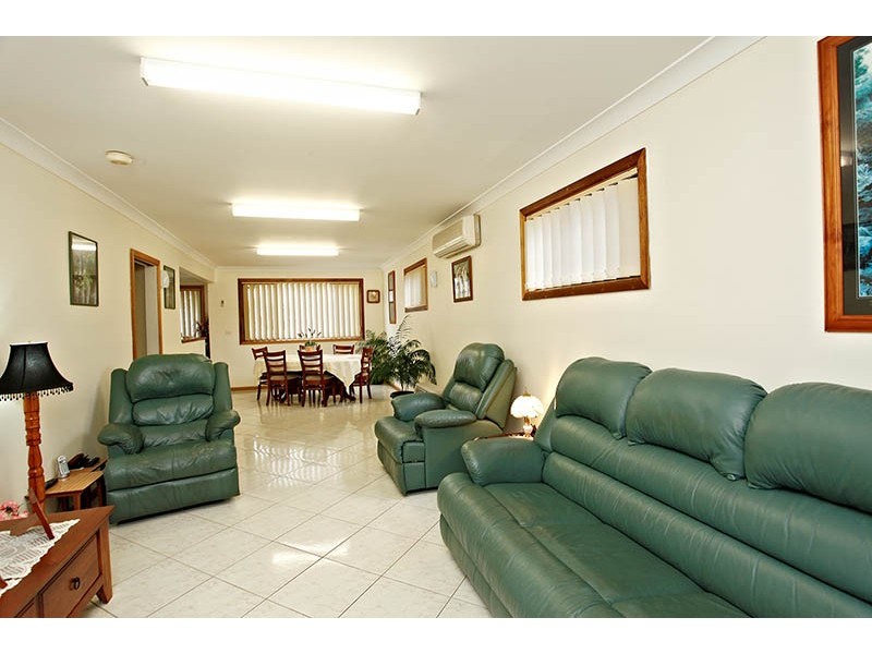 8 Runcorn Avenue, Hebersham NSW 2770