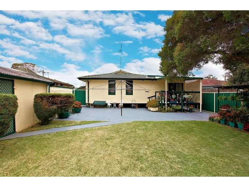 8 Runcorn Avenue, Hebersham NSW 2770