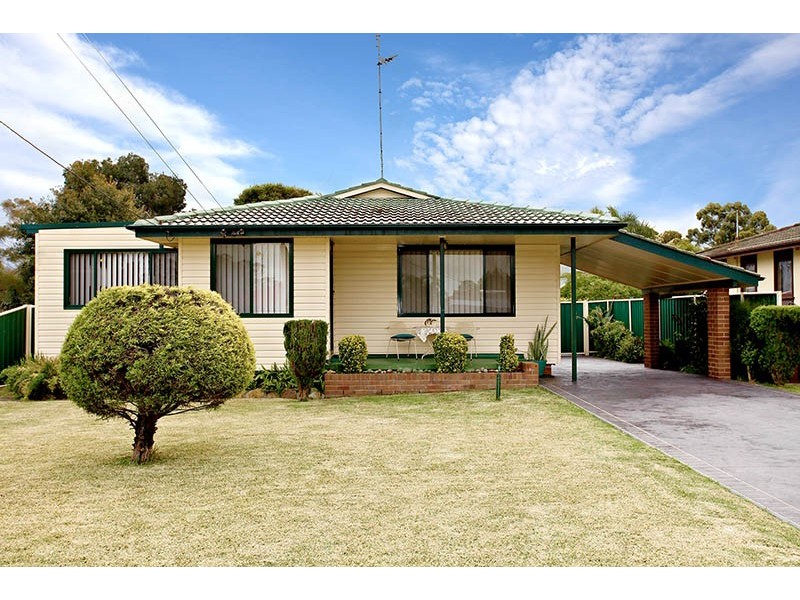 8 Runcorn Avenue, Hebersham NSW 2770