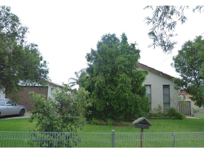 8 Shane Place, Colyton NSW 2760