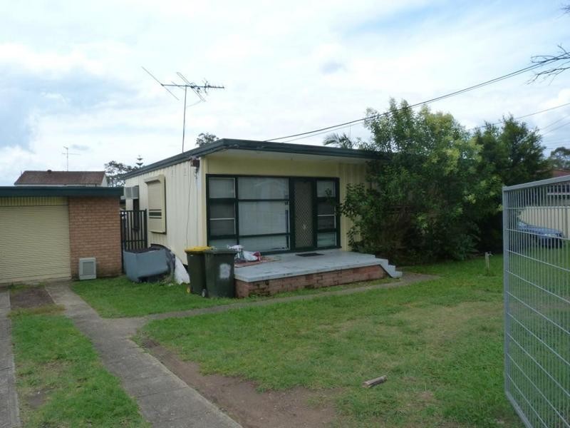 4 Kingsley Crescent, Blackett NSW 2770