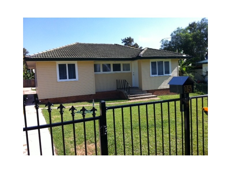 5 RAMU PLACE, Whalan NSW 2770
