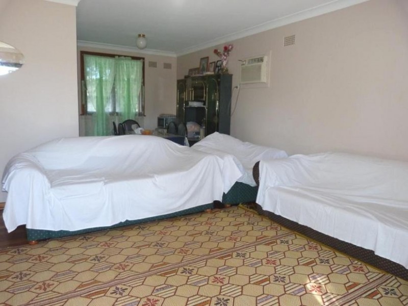 43 Marquesa Cres, Lethbridge Park NSW 2770