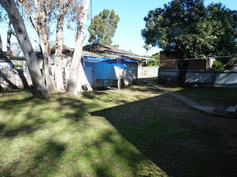 43 Marquesa Cres, Lethbridge Park NSW 2770