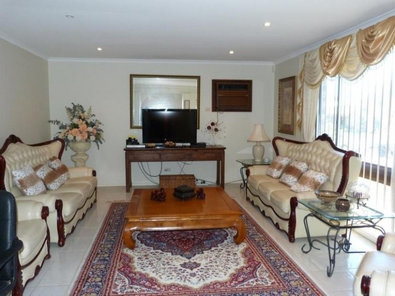 5 Carpenter Place, Minchinbury NSW 2770