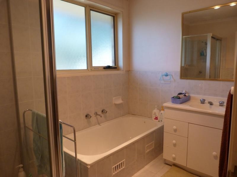 1/2 Bayton Street, Oxley Park NSW 2760