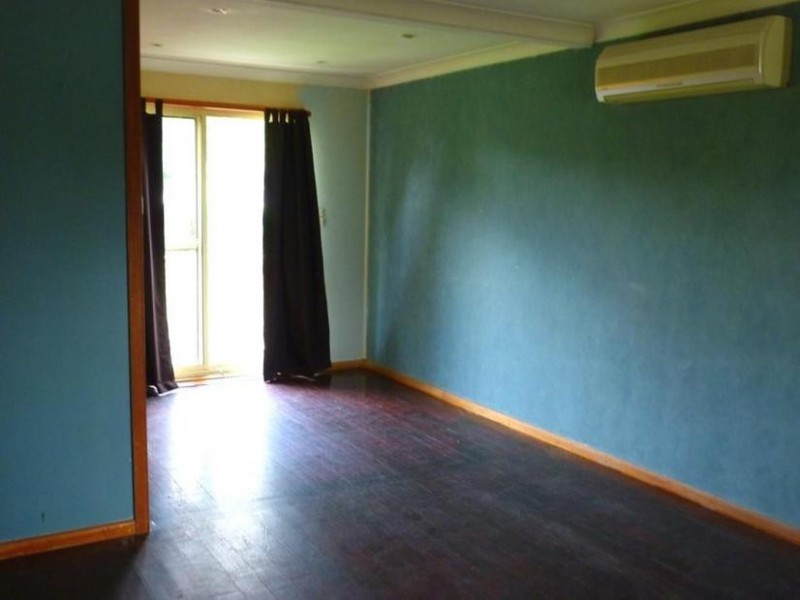 36 Lingayen Avenue, Lethbridge Park NSW 2770