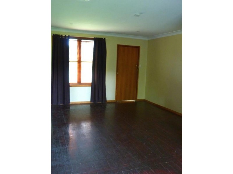 36 Lingayen Avenue, Lethbridge Park NSW 2770