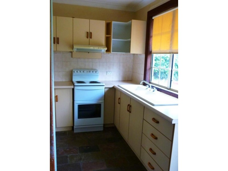 36 Lingayen Avenue, Lethbridge Park NSW 2770