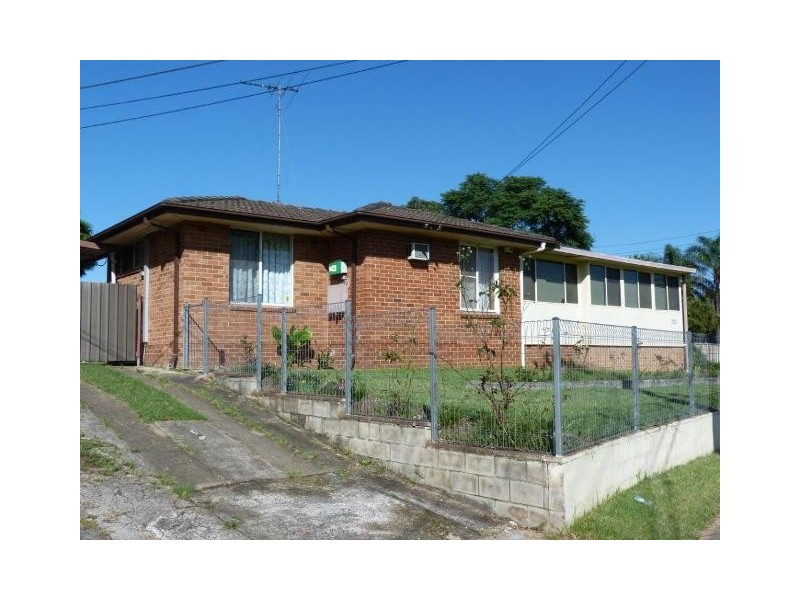 1 HARDY STREET, Blackett NSW 2770