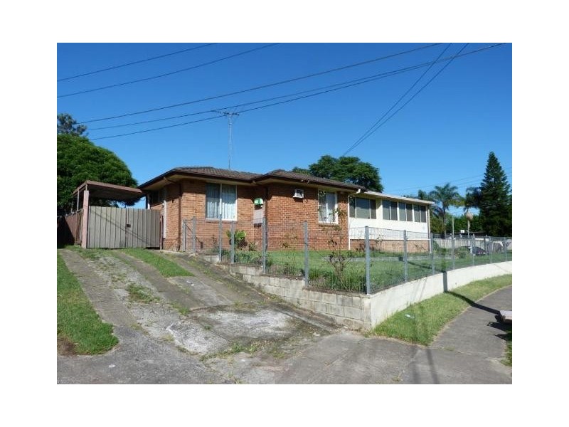 1 HARDY STREET, Blackett NSW 2770