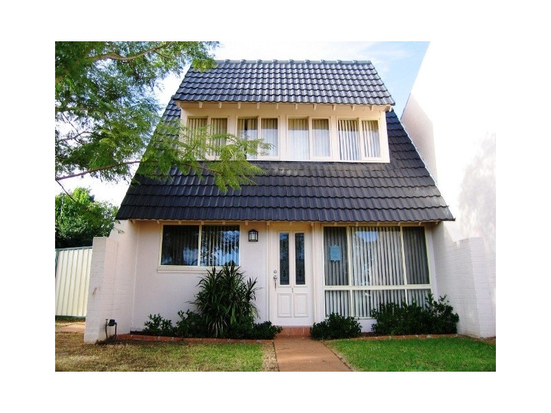 1/9 GAUSS PLACE, Tregear NSW 2770