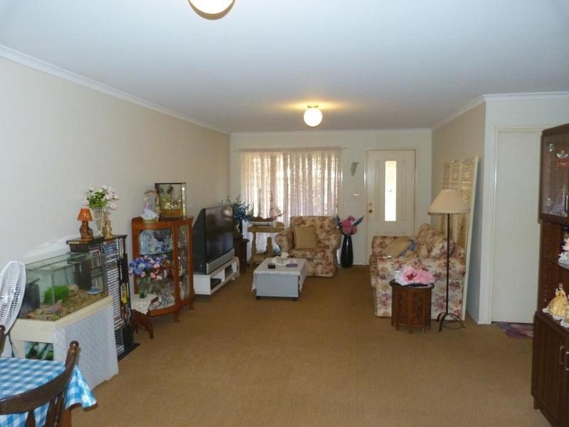 2/2 Bayton Street, Oxley Park NSW 2760