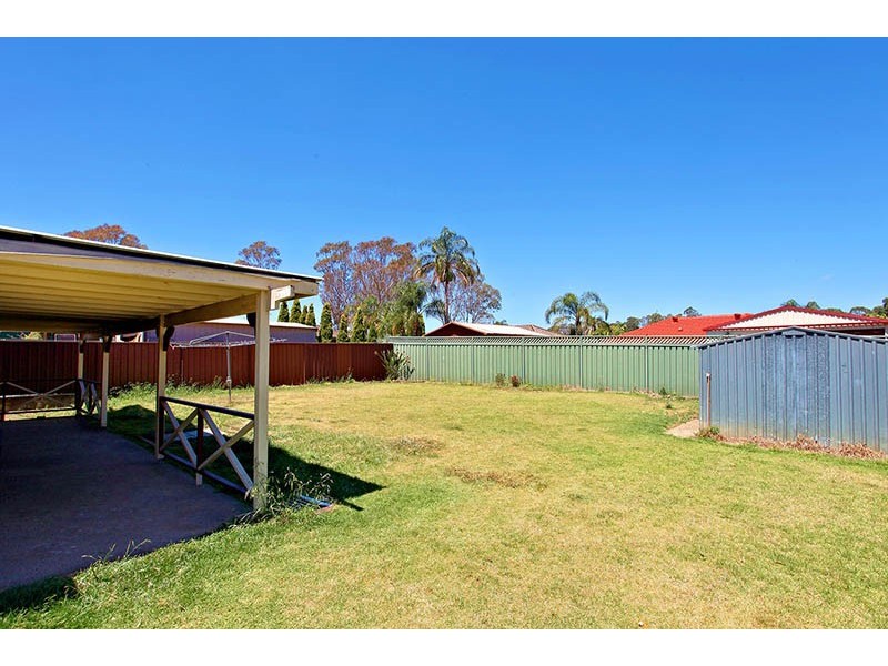 32 Shakespeare Drive, St Clair NSW 2759