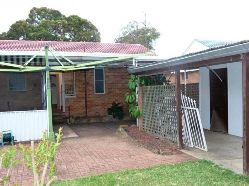 20 Manila Rd, Lethbridge Park NSW 2770