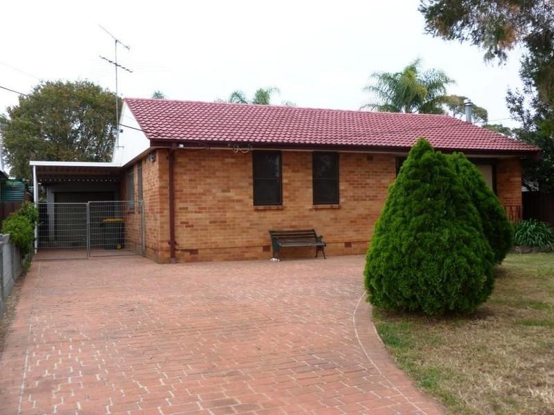 20 Manila Rd, Lethbridge Park NSW 2770